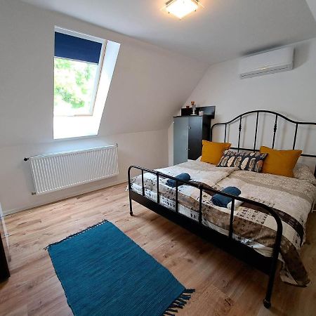 Milla Apartmanok Eger Eksteriør billede