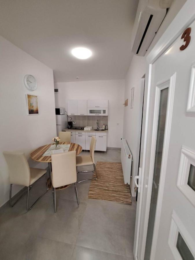 Milla Apartmanok Eger Eksteriør billede